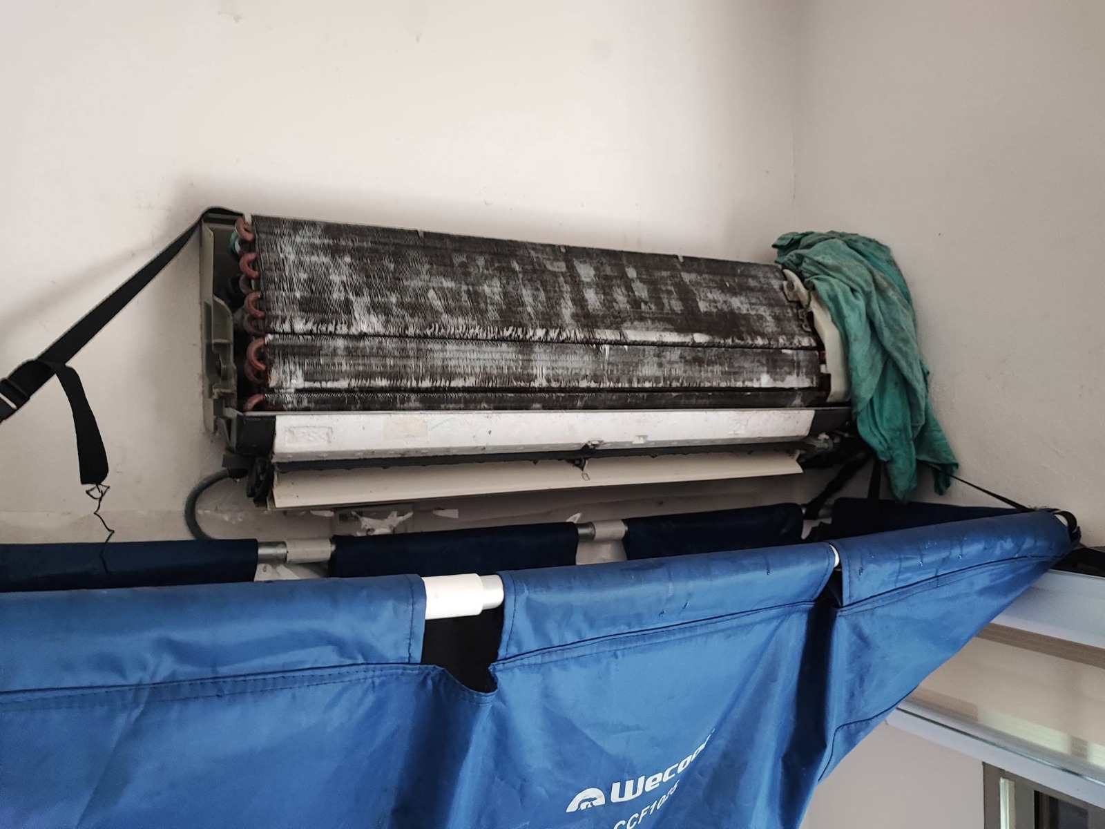 Kerja servis aircond 1